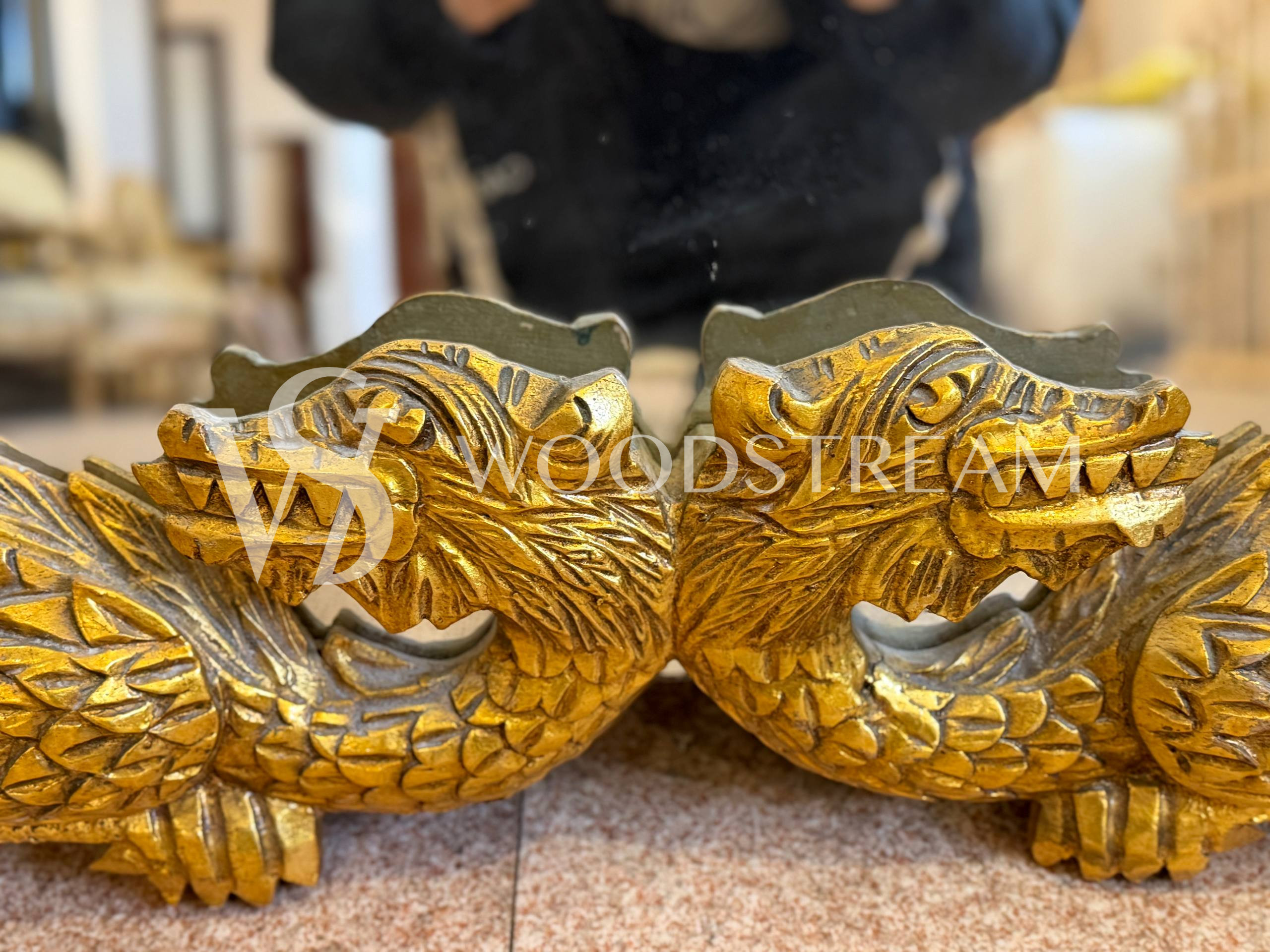 Зеркало настенное в восточном стиле с драконами