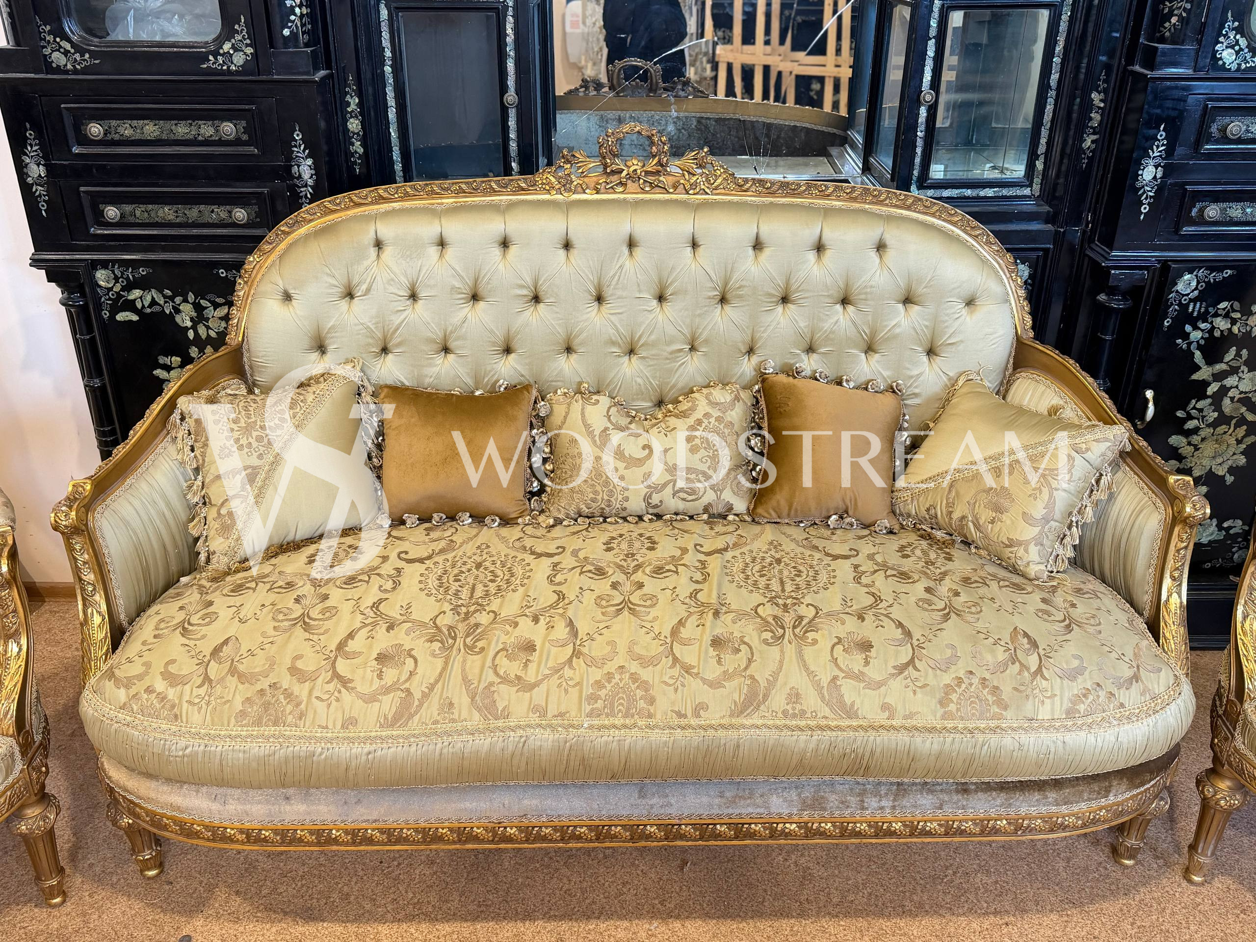 Комплект мягкой мебели для гостиной в стиле Людовика XVI