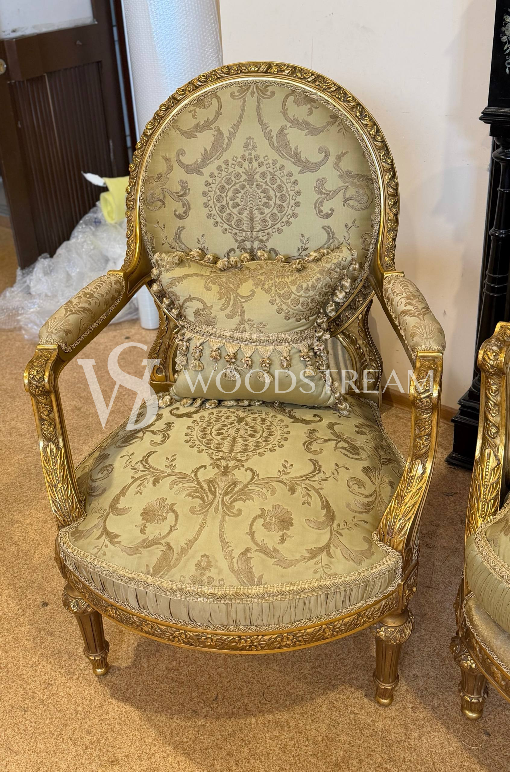 Комплект мягкой мебели для гостиной в стиле Людовика XVI