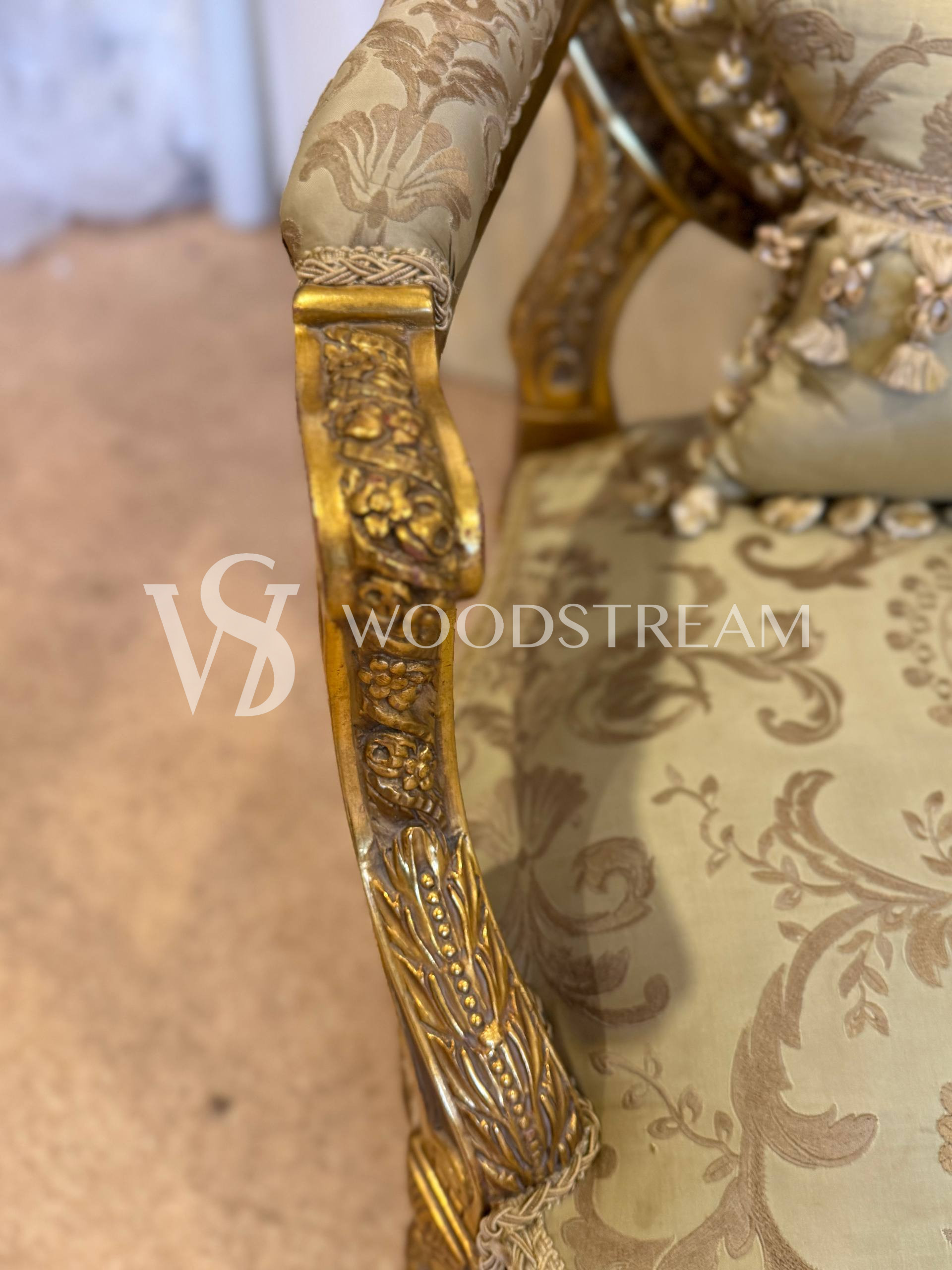 Комплект мягкой мебели для гостиной в стиле Людовика XVI