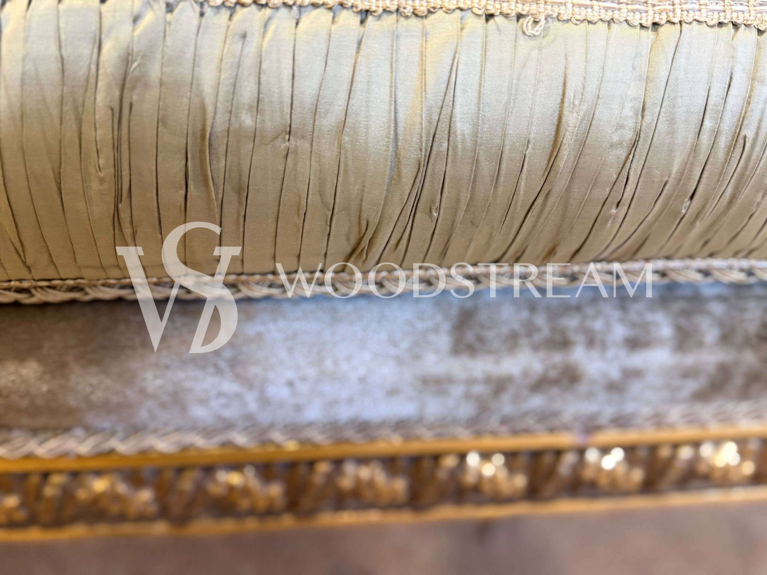 Комплект мягкой мебели для гостиной в стиле Людовика XVI