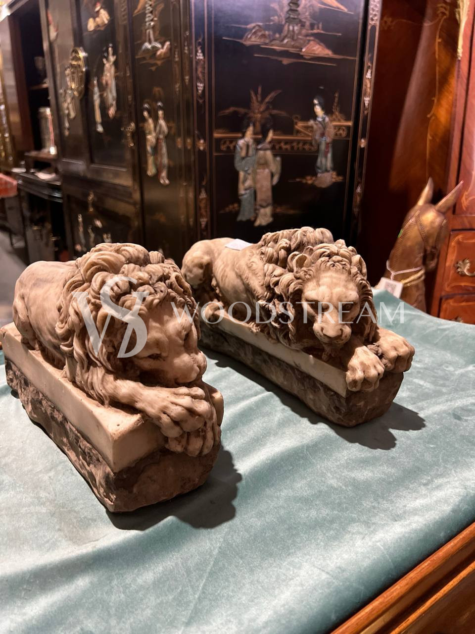 Статуэтка/Скульптура 2 штуки Спящий и пробуждающийся лев