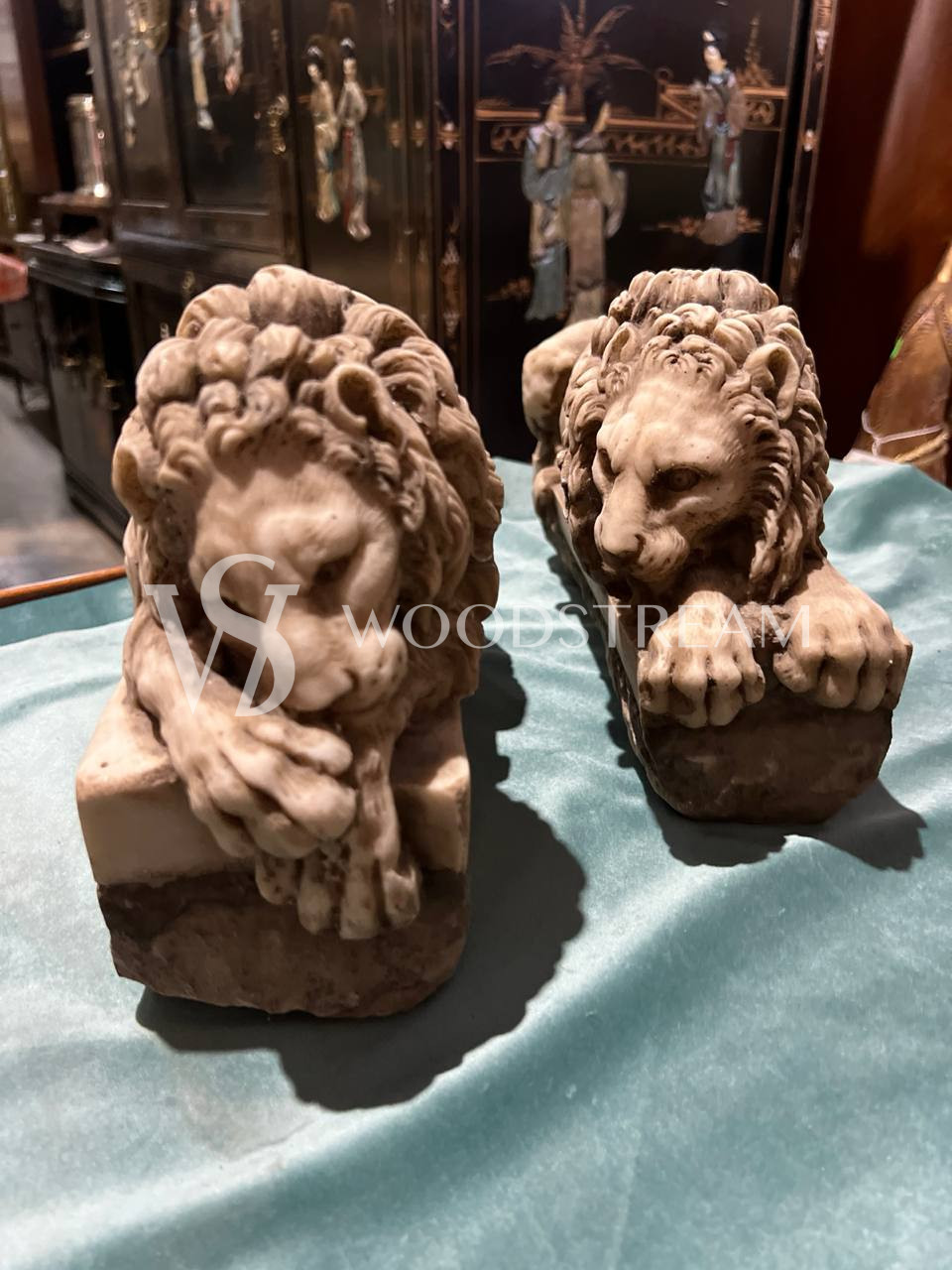 Статуэтка/Скульптура 2 штуки Спящий и пробуждающийся лев