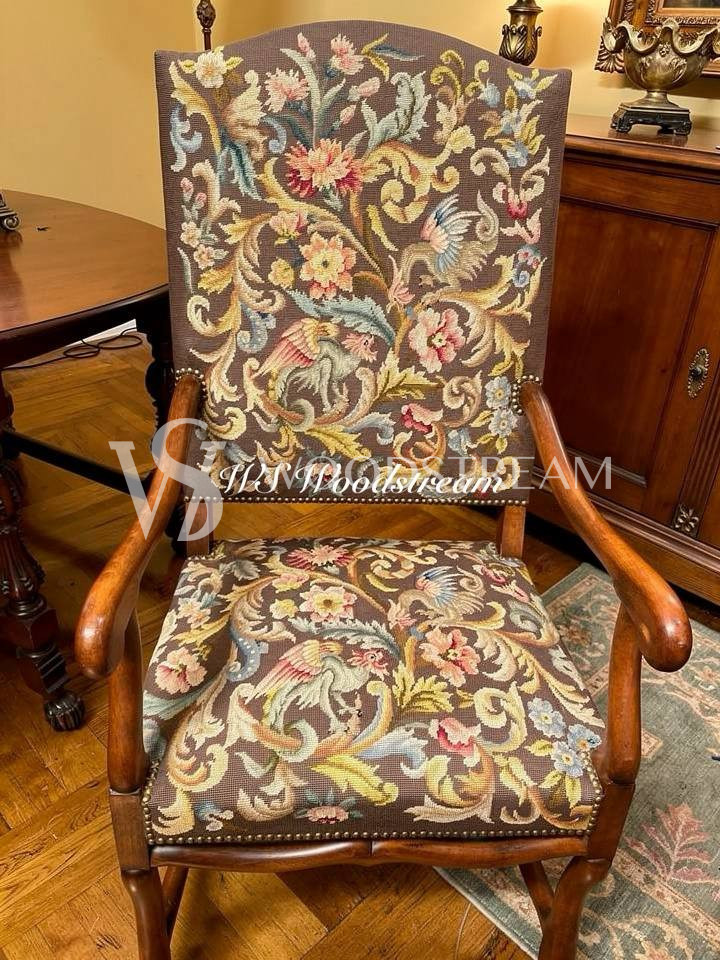 Кресло старинное