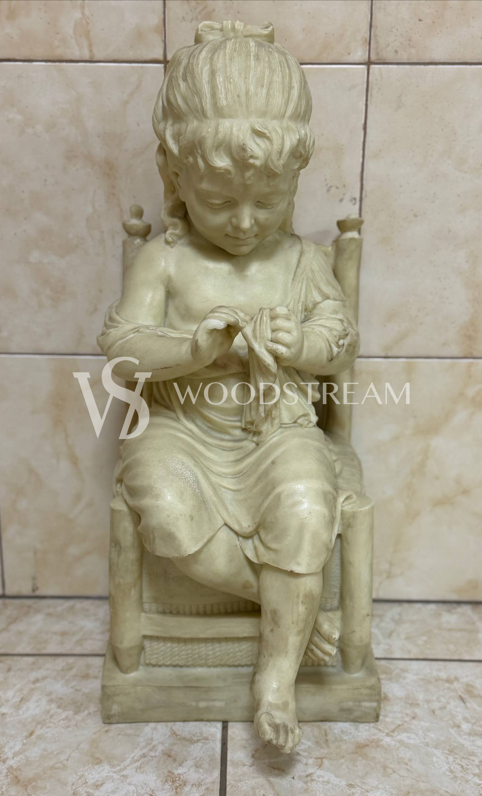 Статуэтка/Скульптура Девочка