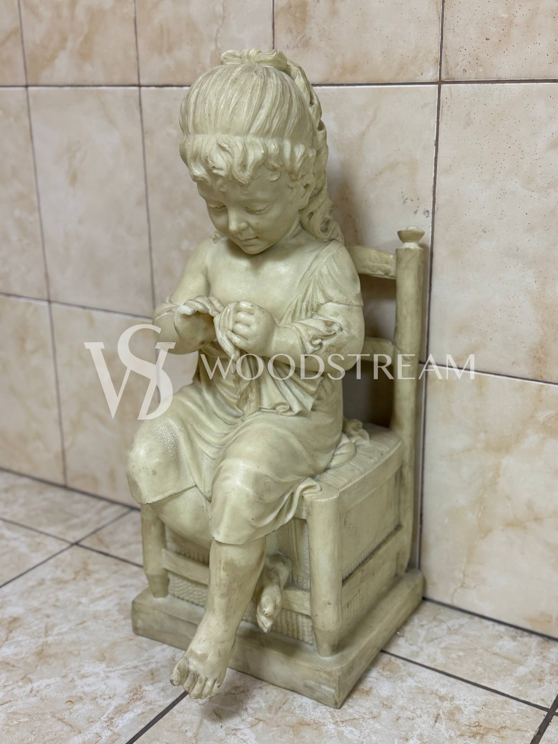 Статуэтка/Скульптура Девочка