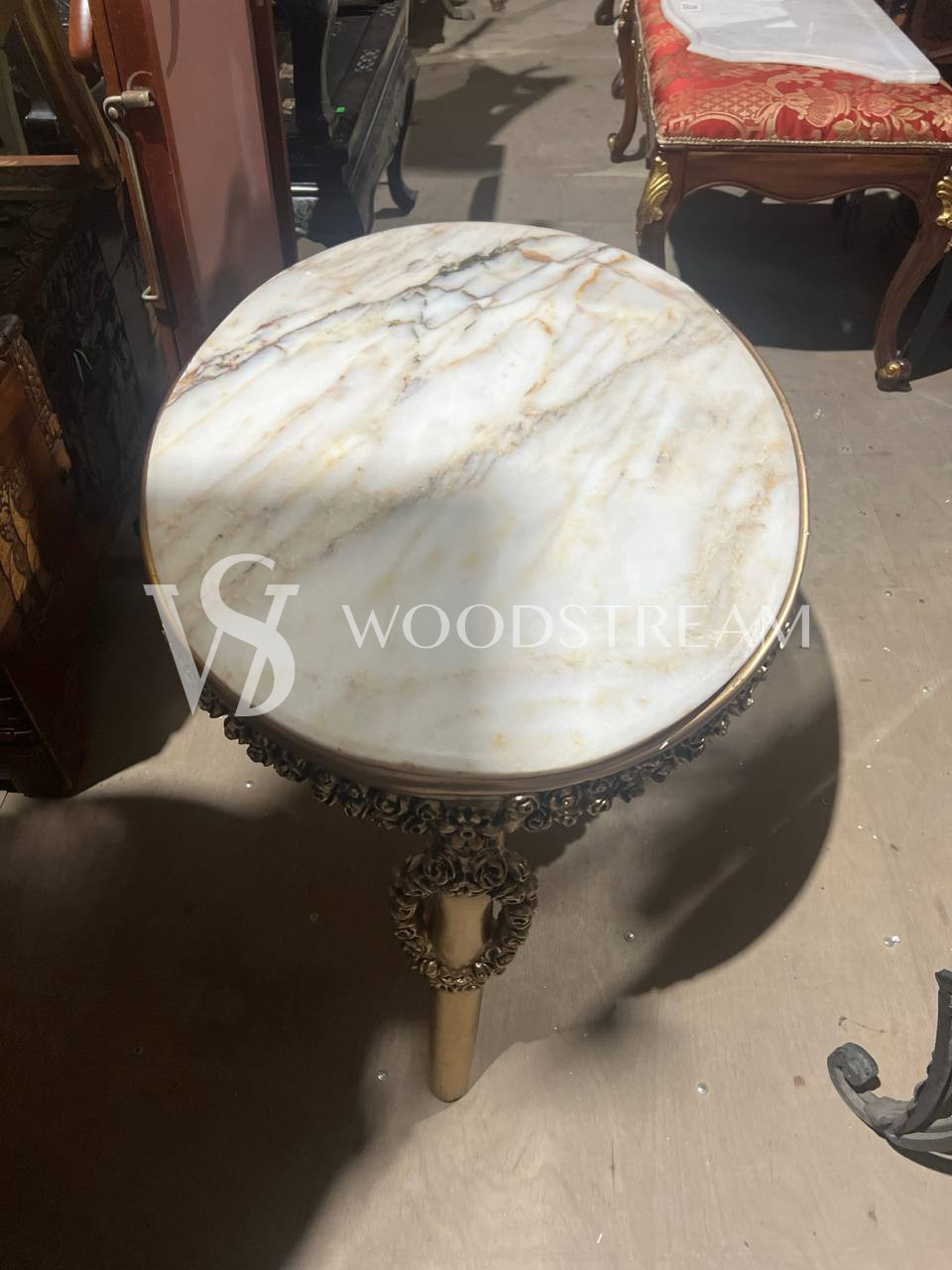 Стол придиванный в стиле венецианского барокко