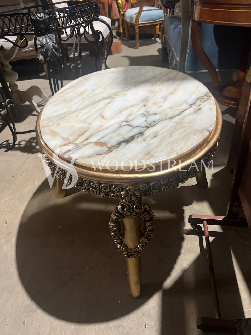 Стол придиванный в стиле венецианского барокко