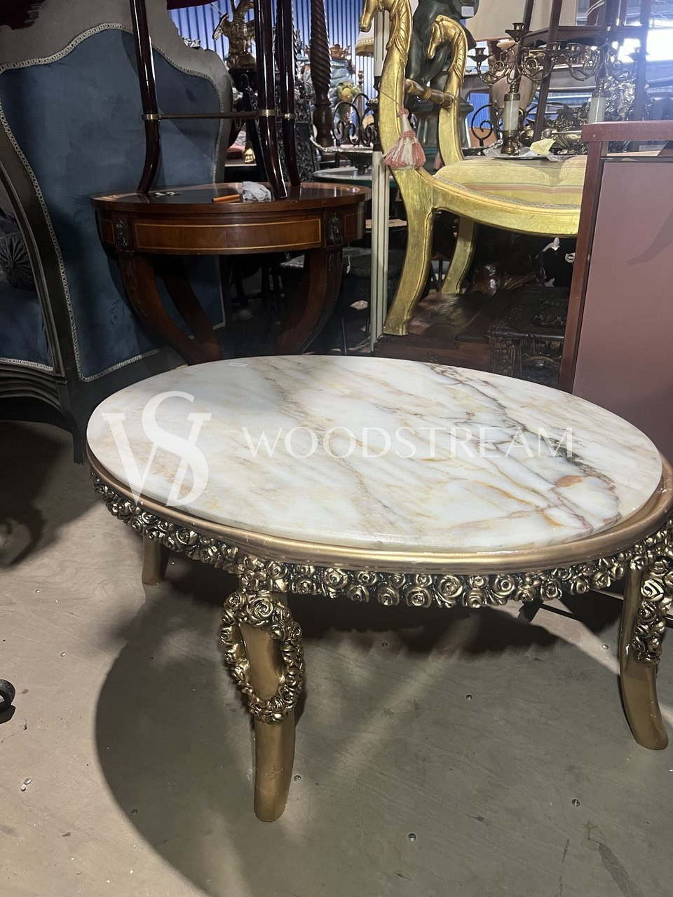Стол придиванный в стиле венецианского барокко