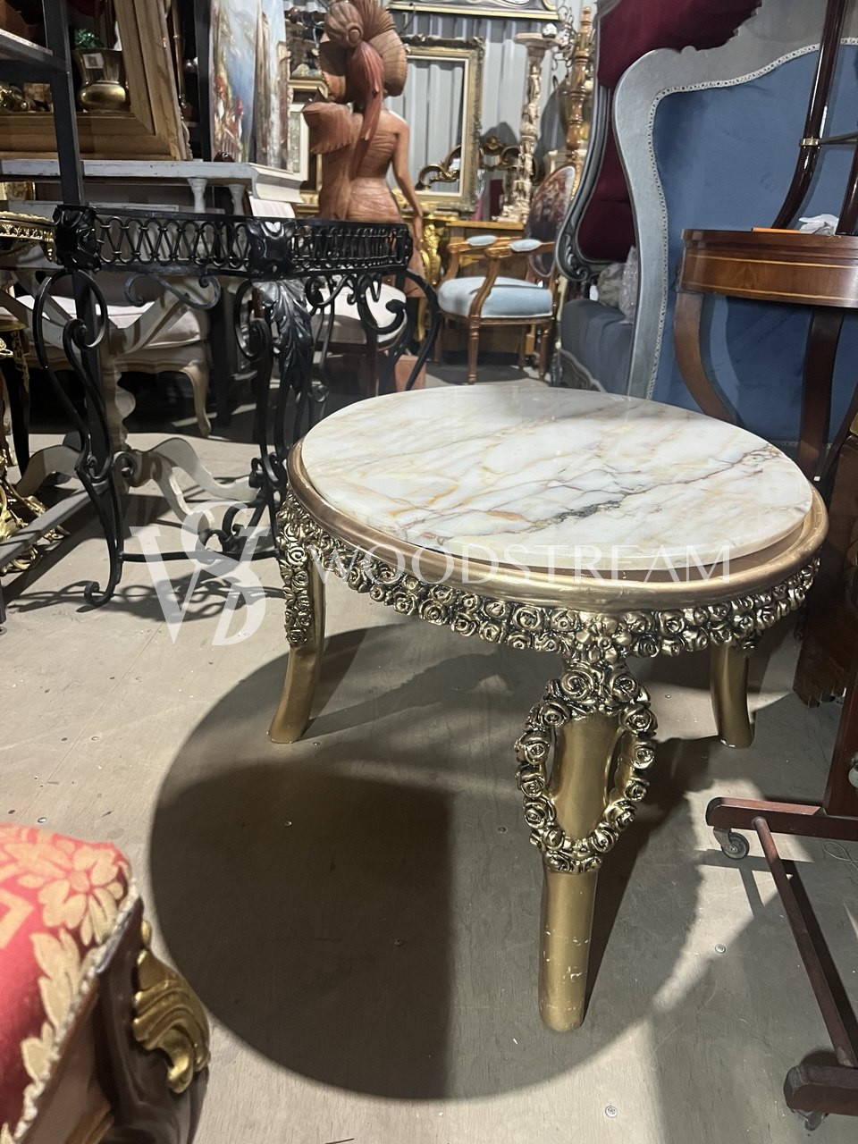 Стол придиванный в стиле венецианского барокко