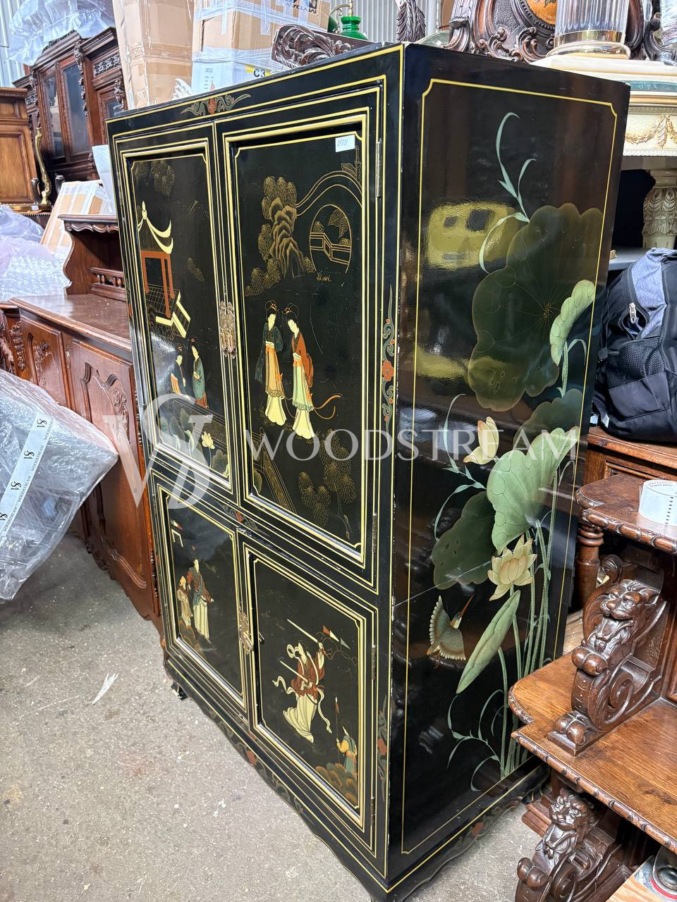 Шкаф в стиле шинуазри