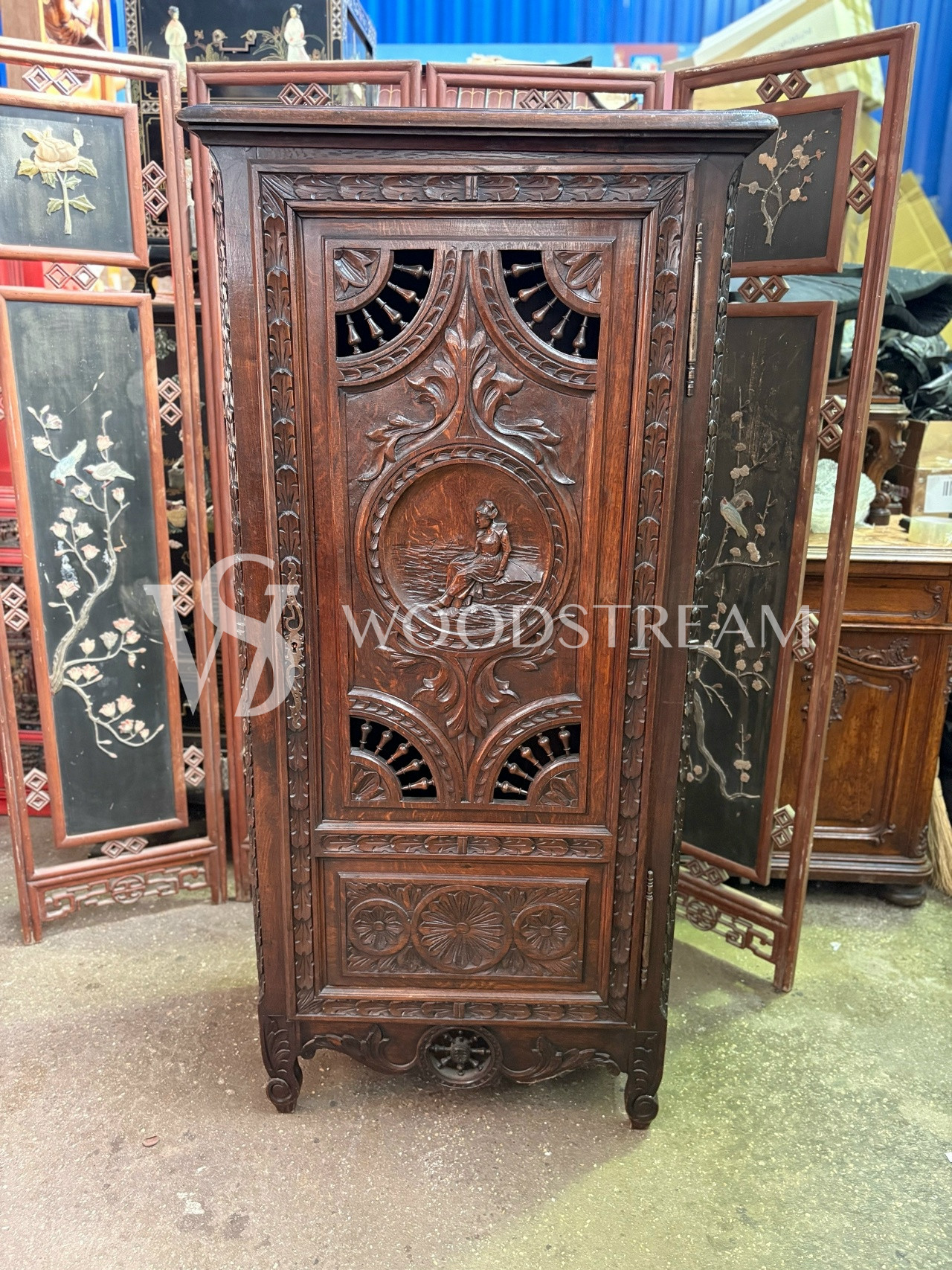 Шкаф в бретонском стиле