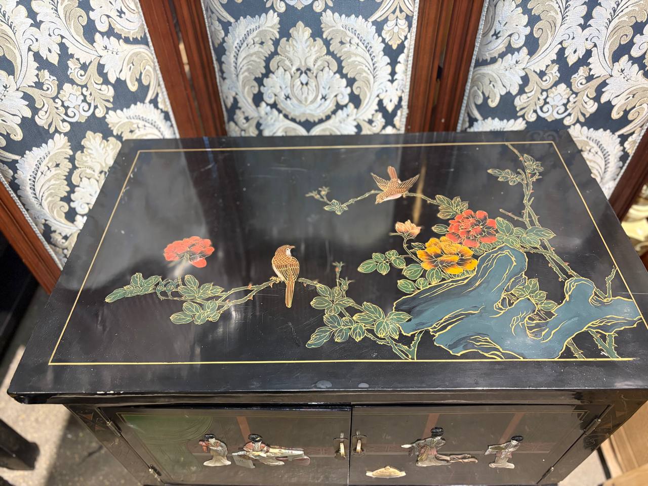 Тумба в стиле шинуазри