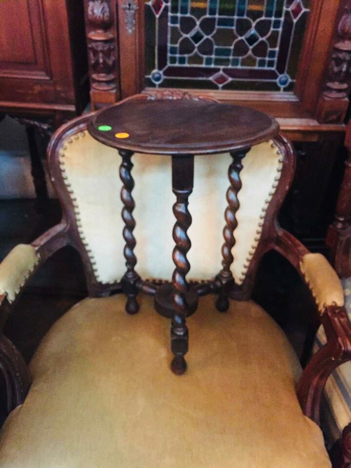 Подставка/столик в якобинском стиле