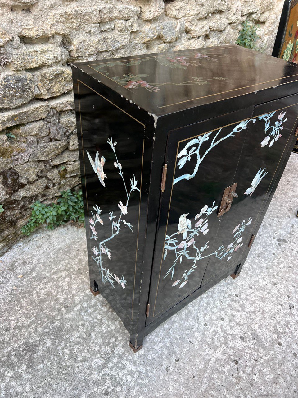 Тумба в стиле шинуазри