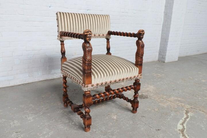 Кресло в стиле ренессанс