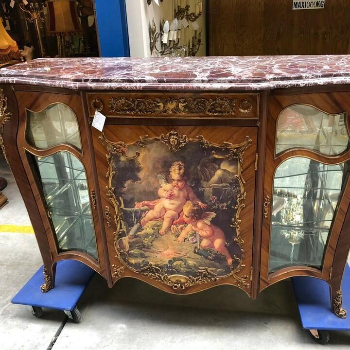 Комод во французском стиле с росписью