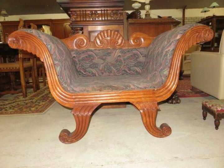 Кресло старинное "Клеопатра"