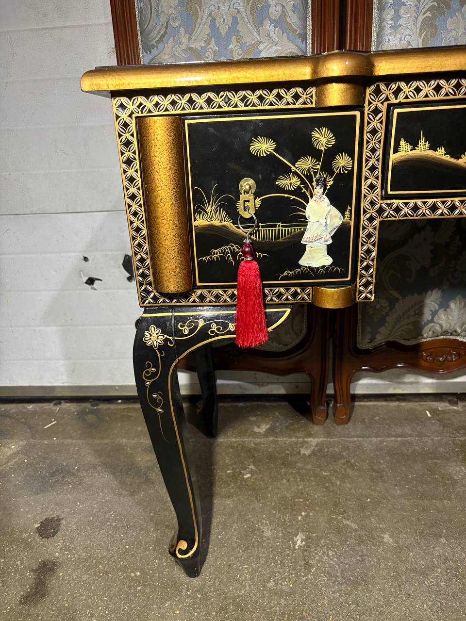 Стол письменный в стиле шинуазри