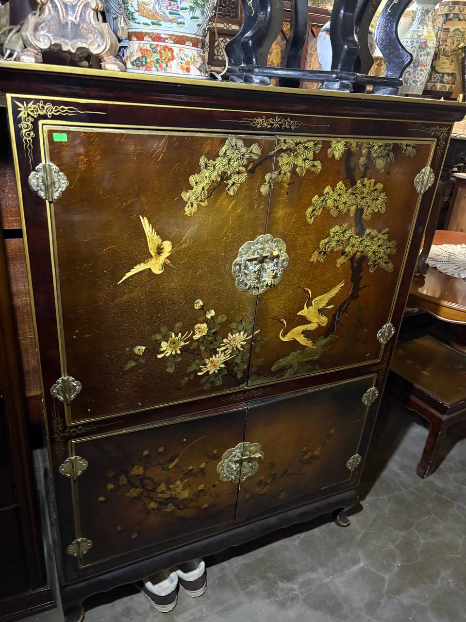 Шкаф в стиле шинуазри