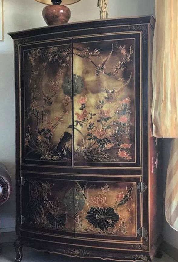 Шкаф в стиле шинуазри