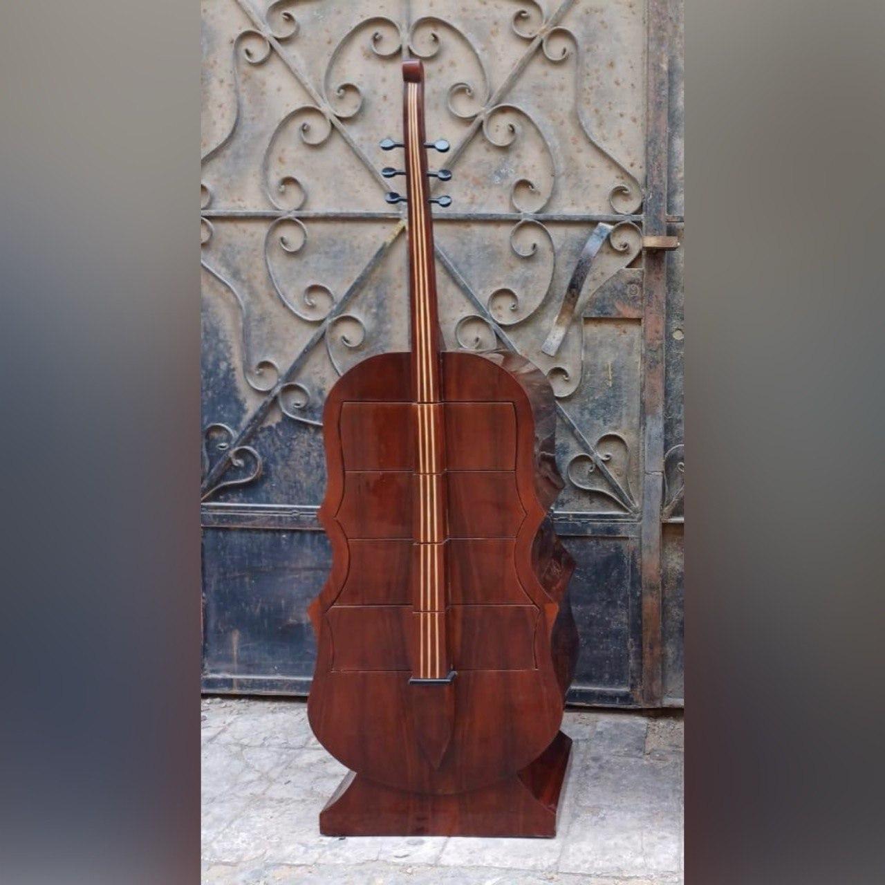 Комод декоративный в форме виолончели