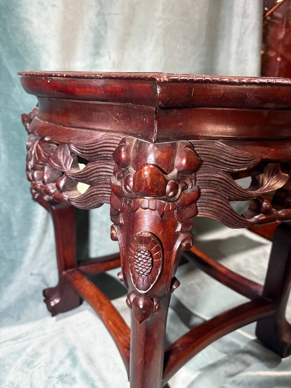 Подставка в восточном стиле