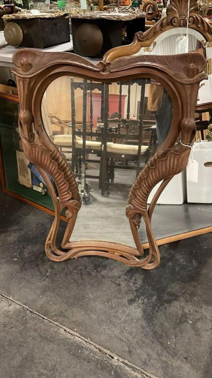 Зеркало настенное в стиле ар деко