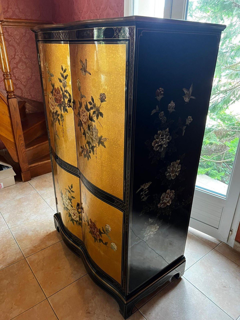 Шкаф в стиле шинуазри