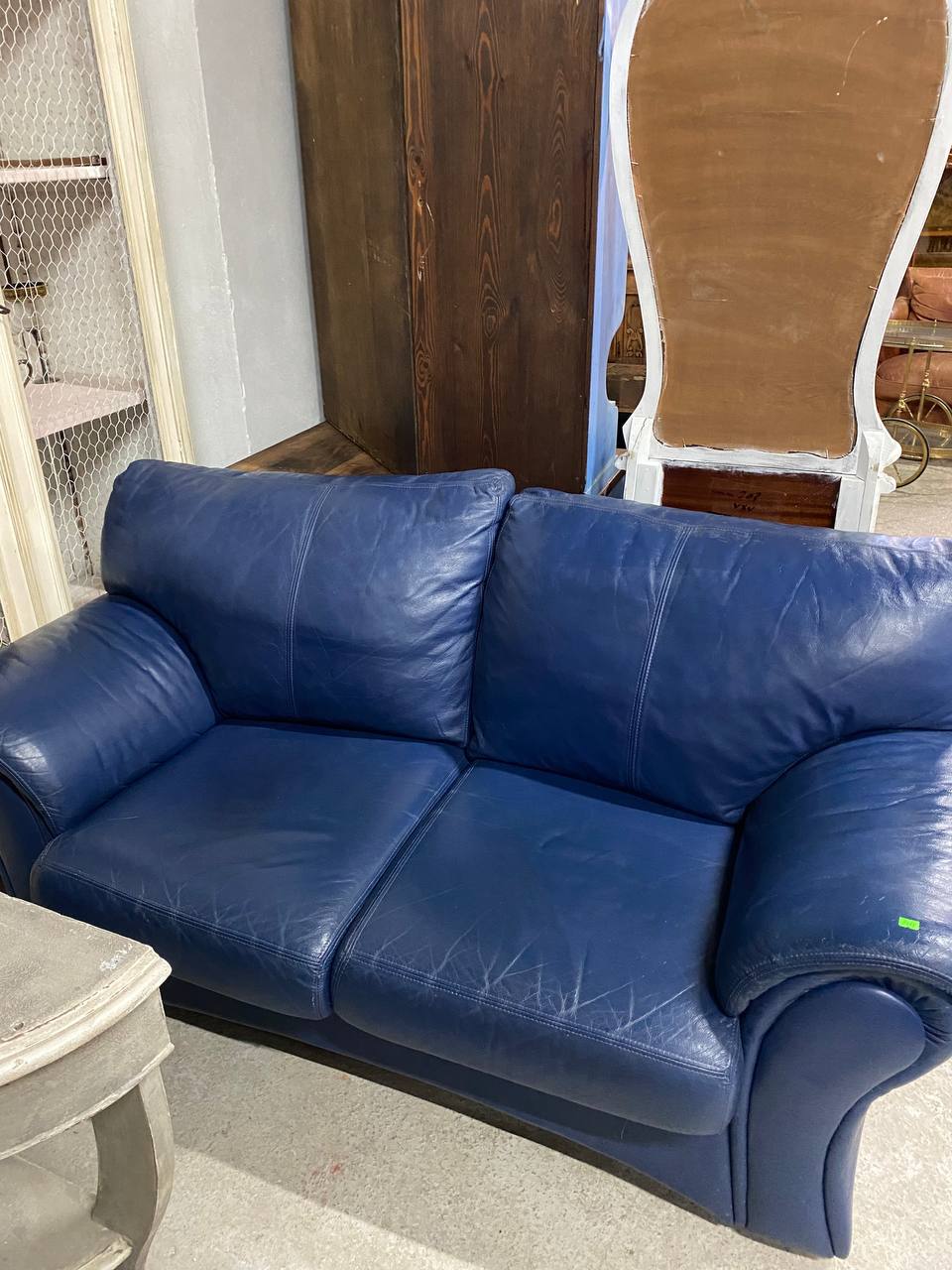 Диван винтажный кожаный
