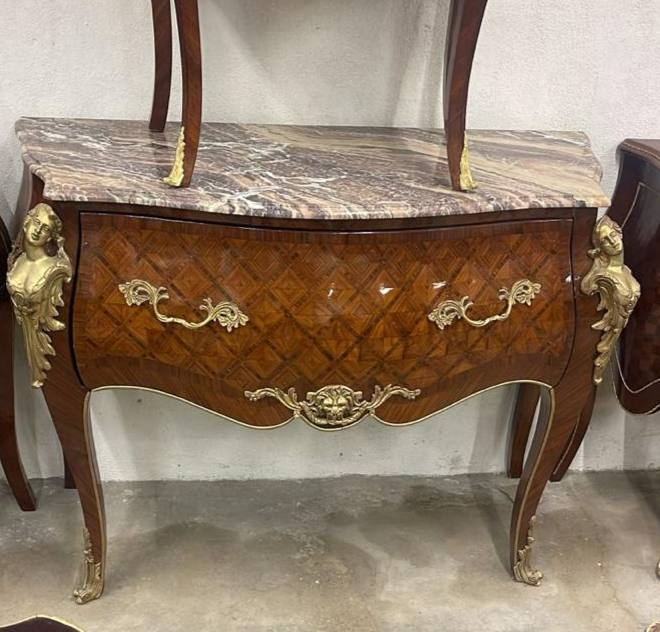 Комод в стиле Людовика XIV