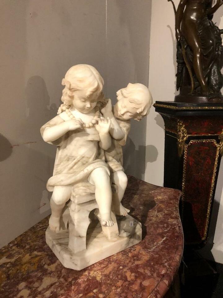 Скульптурная композиция из мрамора