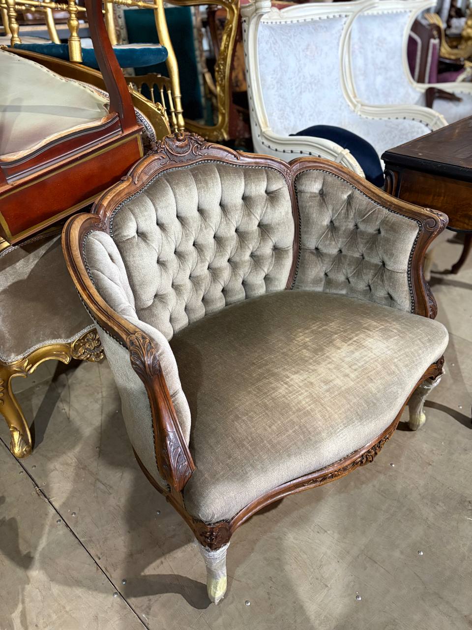 Кресло в стиле Людовика XV