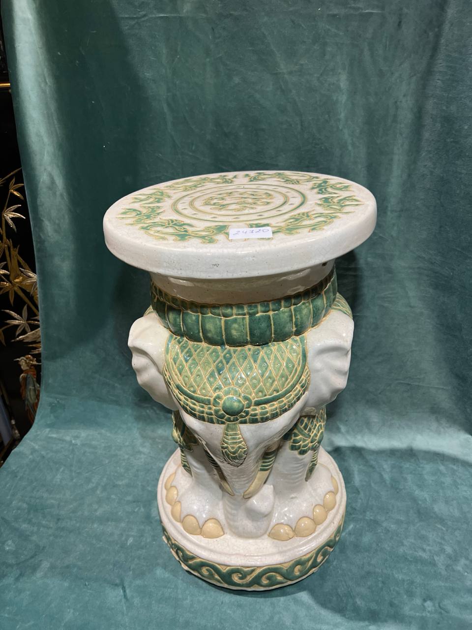 Подставка в восточном стиле