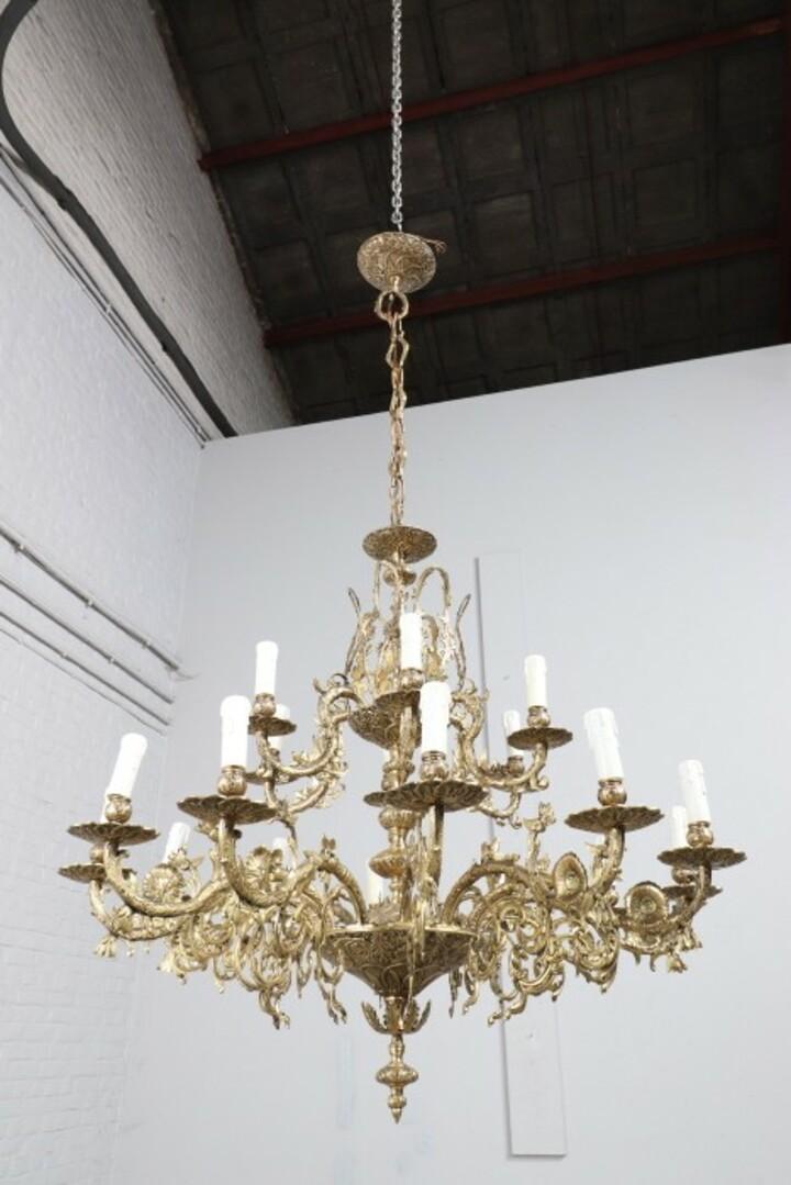 Люстра в стиле Людовика XV