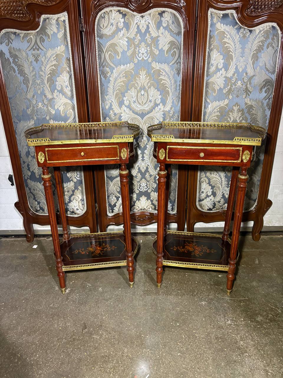 Стол консольный в стиле Людовика XVI 2 штуки
