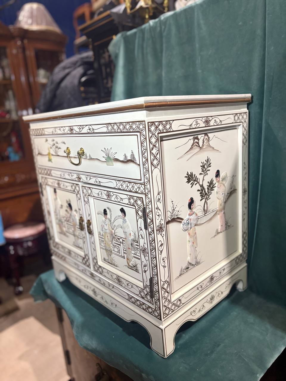 Тумба в стиле шинуазри 2 штуки