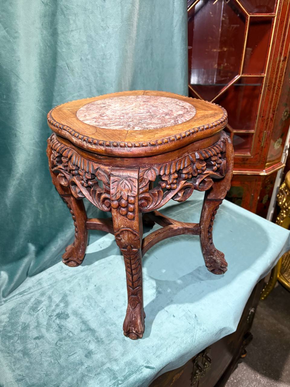 Подставка в восточном стиле