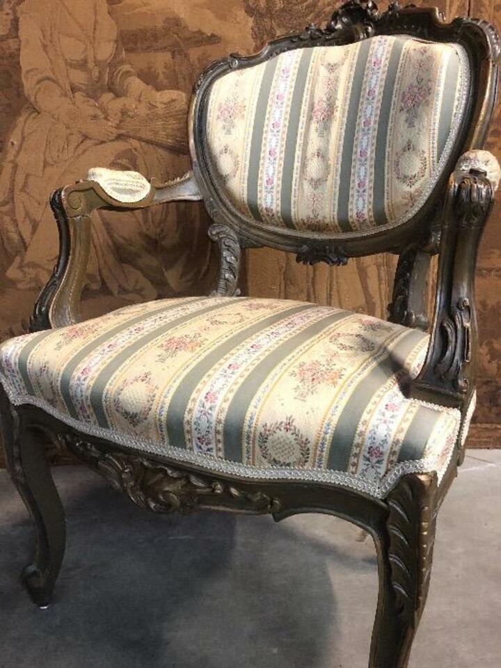 Кресло старинное