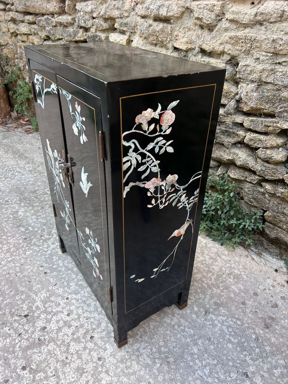 Тумба в стиле шинуазри