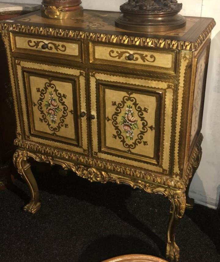 Комод в стиле Людовика XV