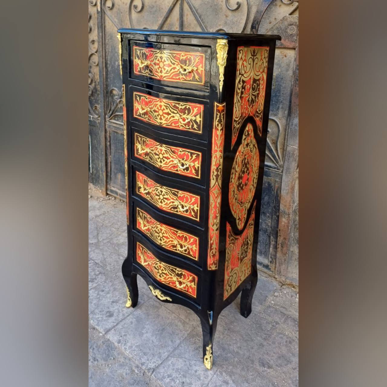 Комод высокий в стиле буль