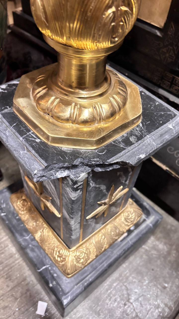 Постамент/подставка/колонна в стиле Людовика XVI