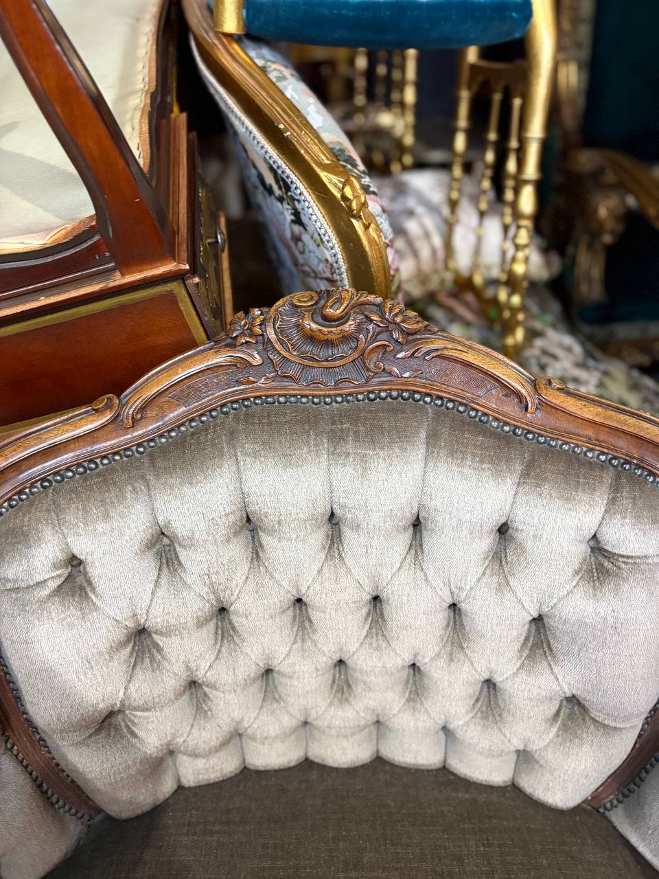 Кресло в стиле Людовика XV