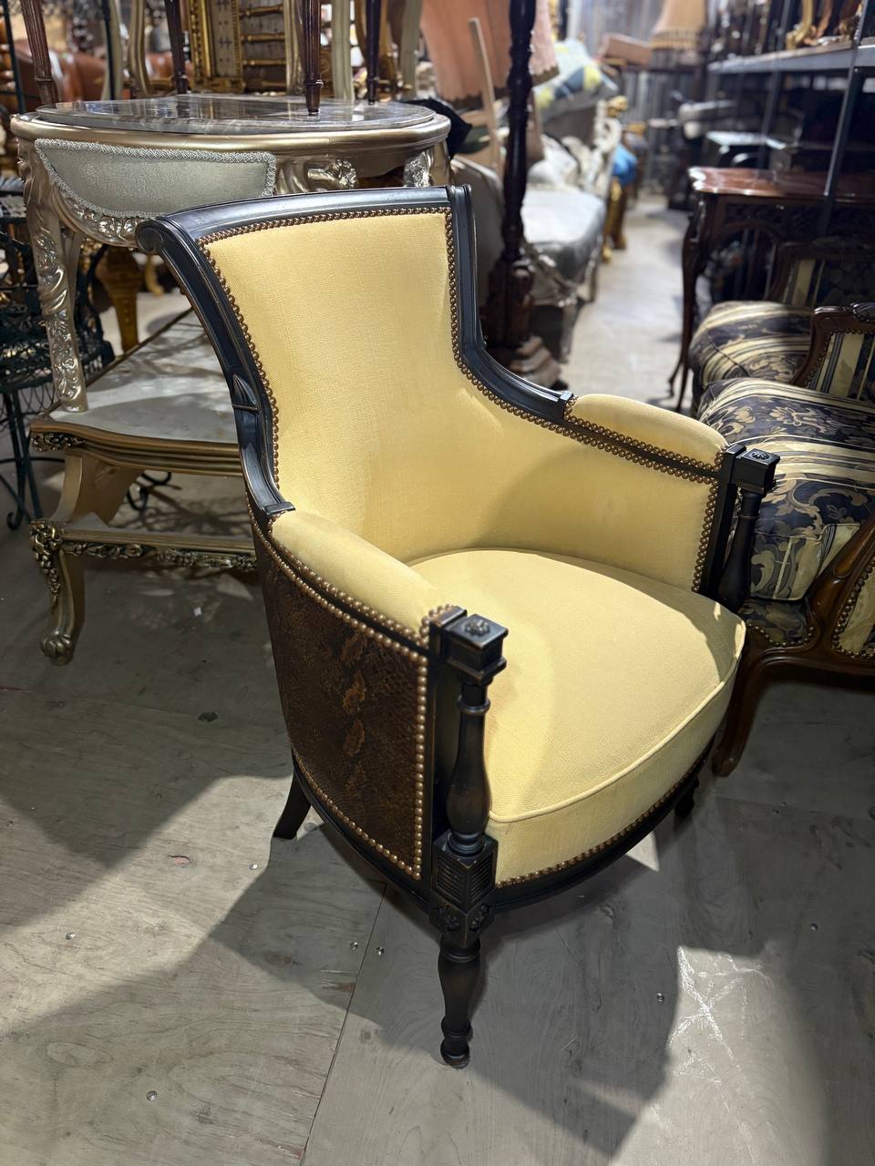 Кресло в стиле Людовика XVI