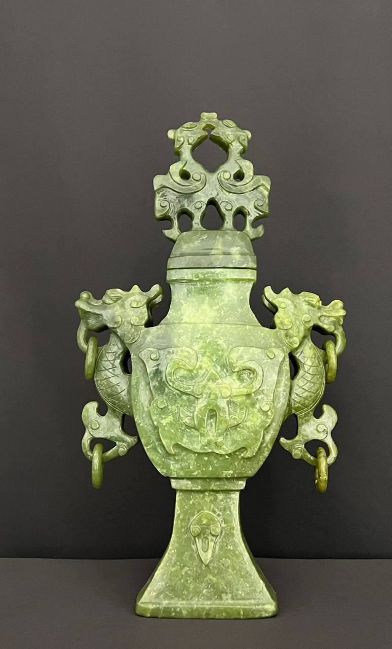 Ваза с крышкой/Парфюмерница с драконами в восточном стиле