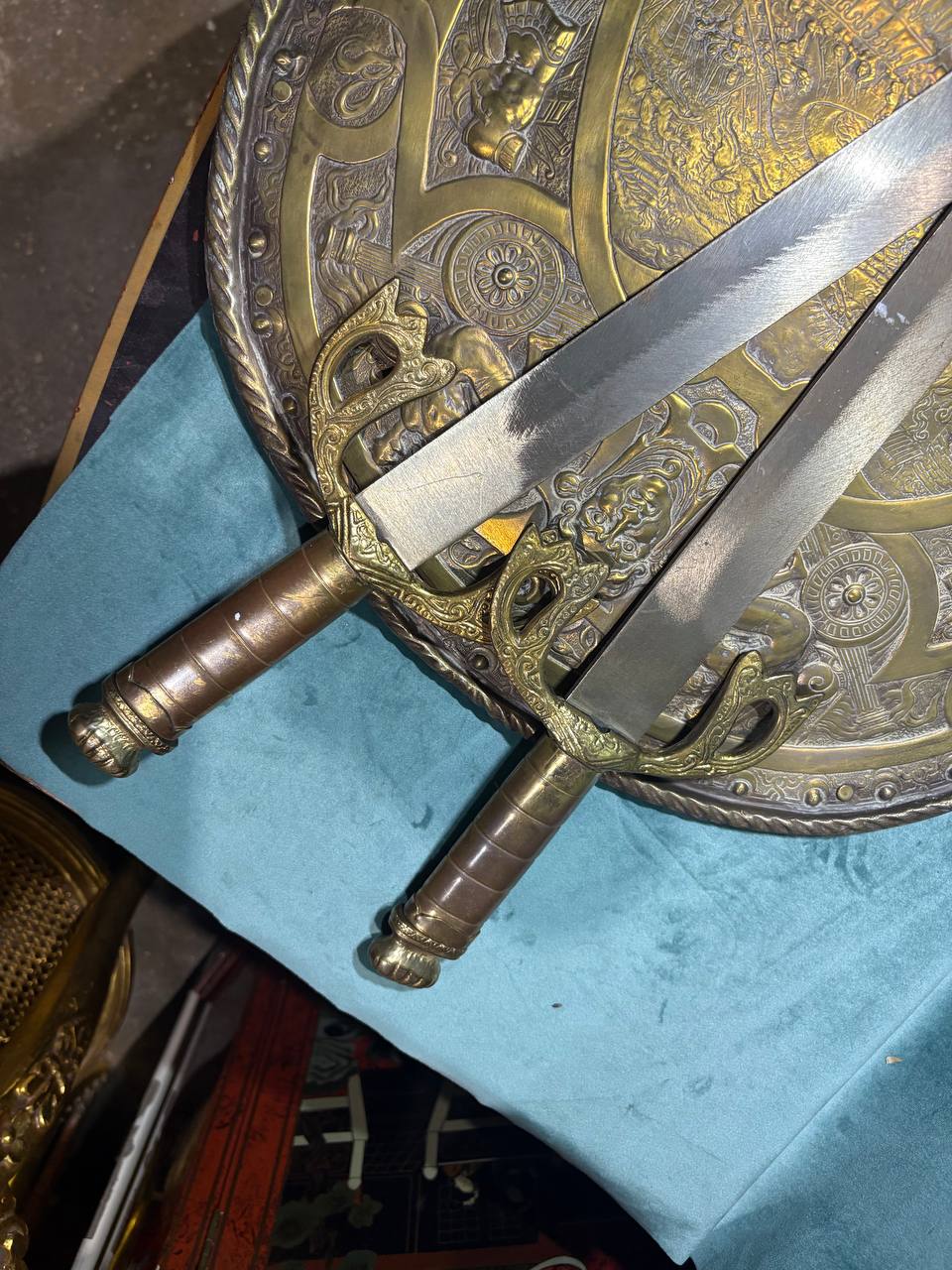 Декоративный элемент/Щит и Меч