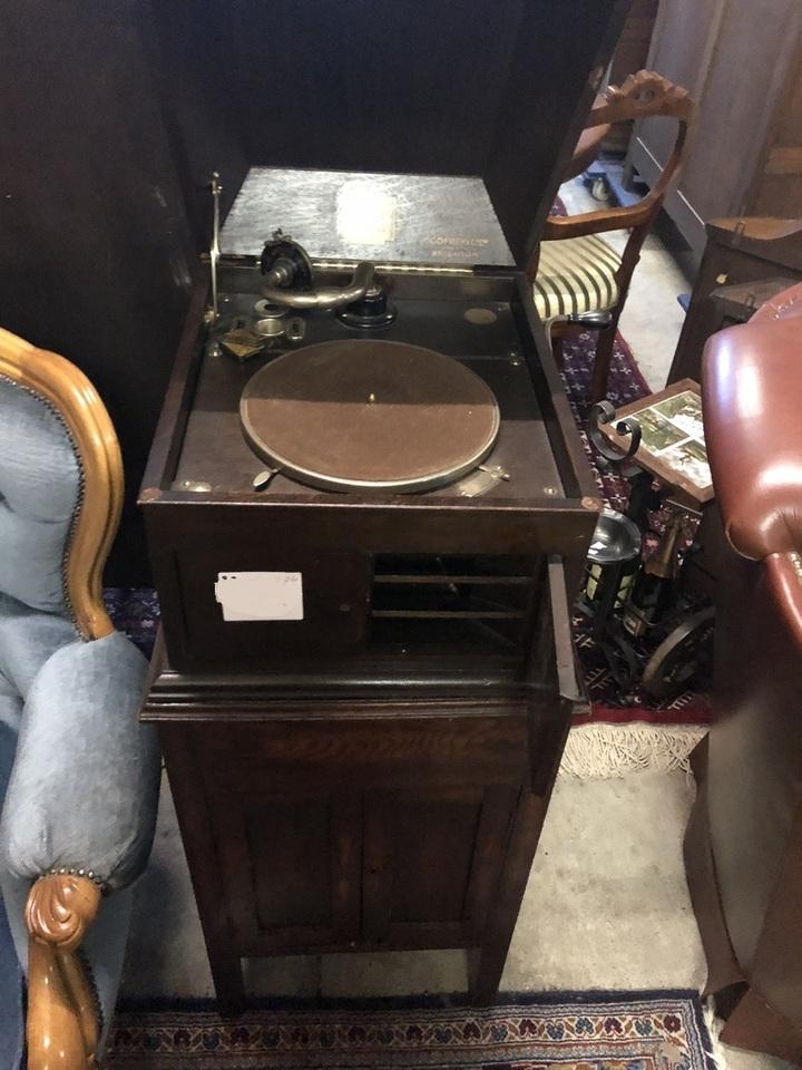 Патефон старинный