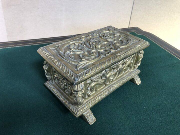 Шкатулка антикварная