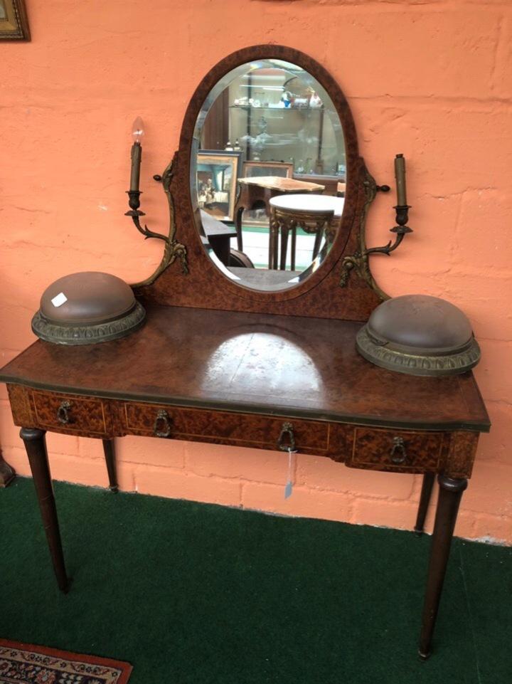 Стол письменный с бра